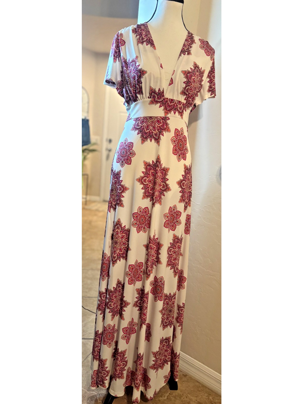 Veronica M Deep V-Neck White Pink Paisley Floral Maxi Dress M 6-10